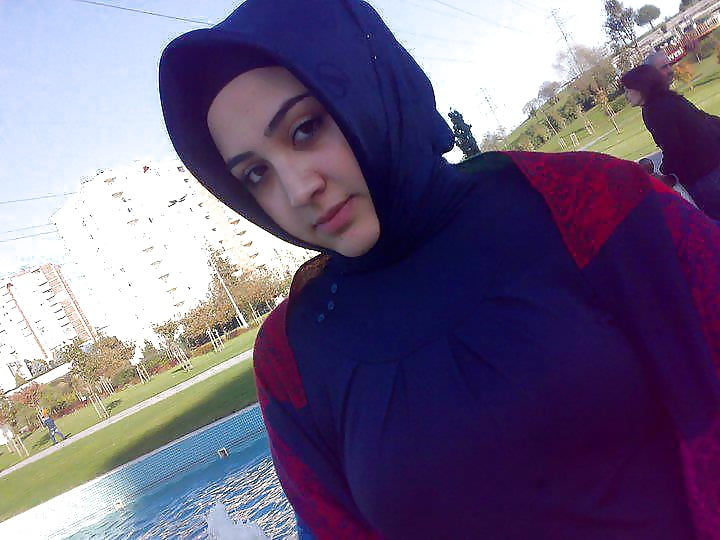 Free Turkish Hijab Teen Candid photos