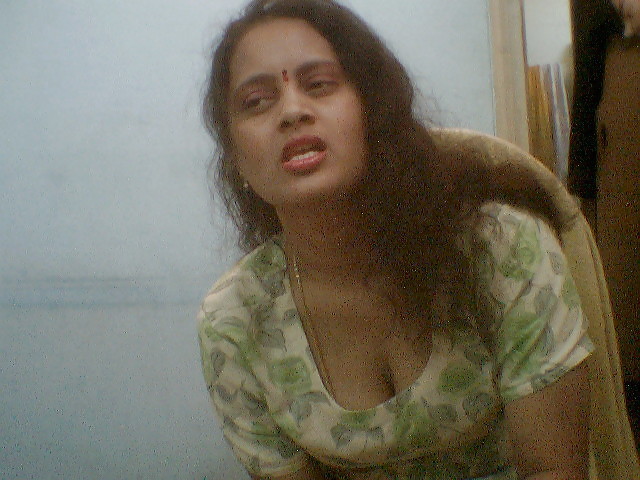 Free AMATEUR INDIAN DESI III photos