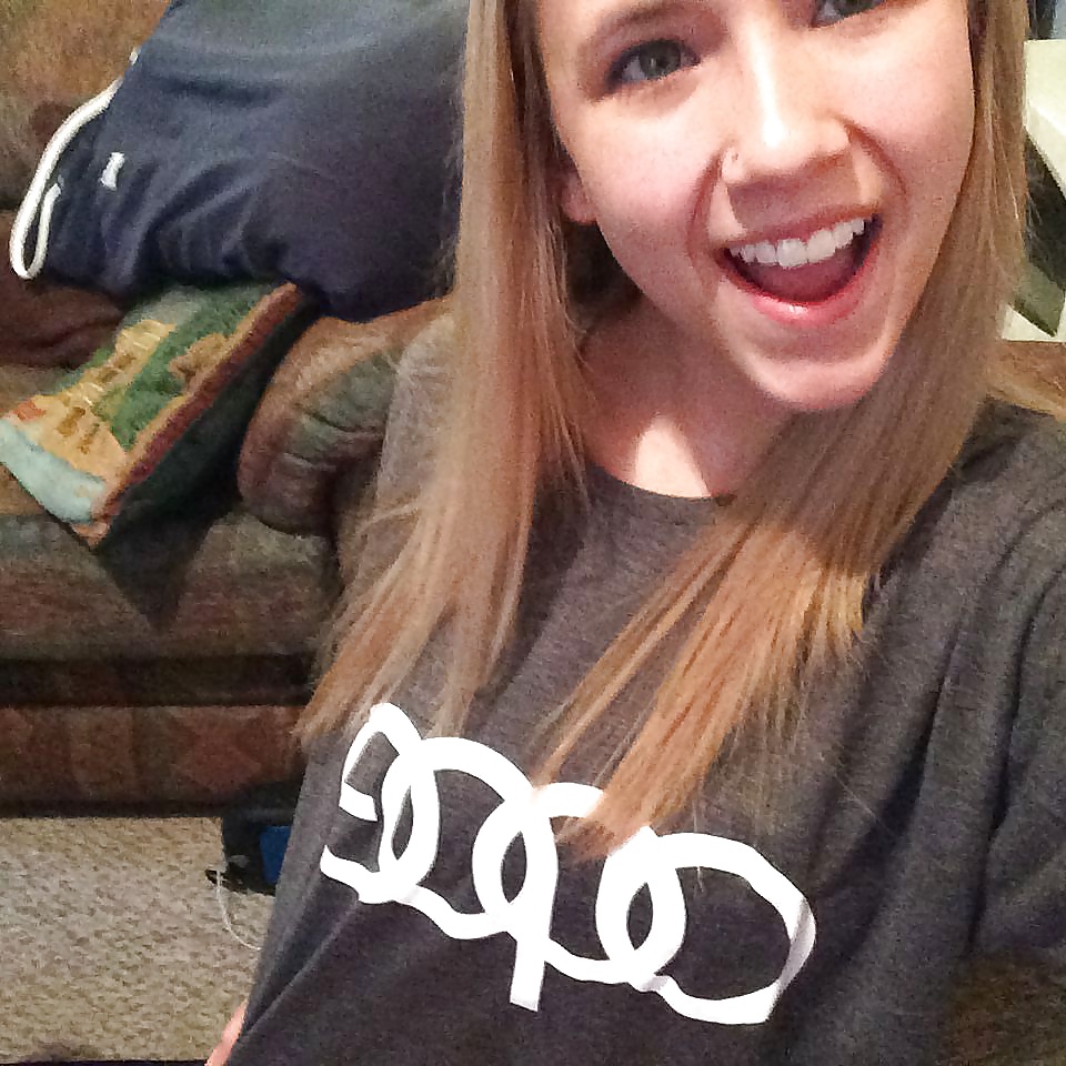 Free Blonde College Party Girl photos