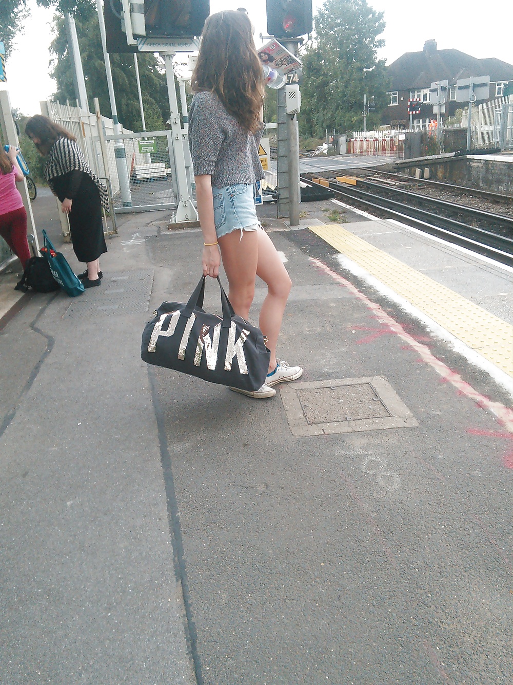 Free Londonperv's Candids 2014 - June vol 10 (Train Perving) photos