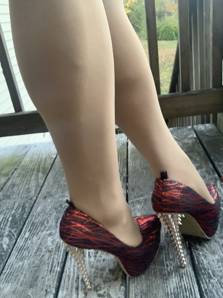 Just heels - 15 Photos 