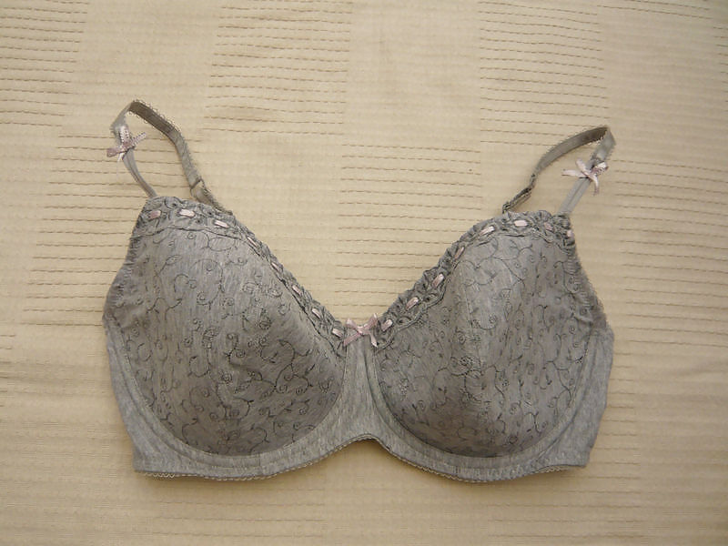 Free Woman their sell bras on the net 4 photos
