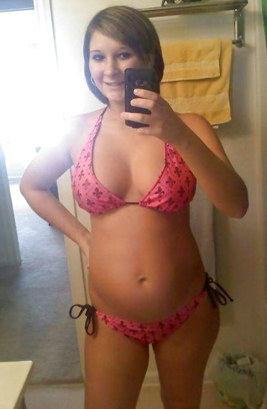 Chubby bikini selfies