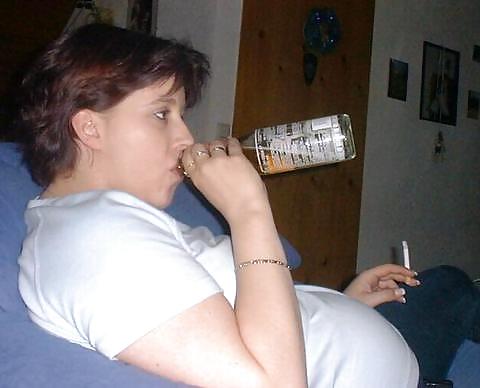 Free Pregnant  Smoking 3 photos