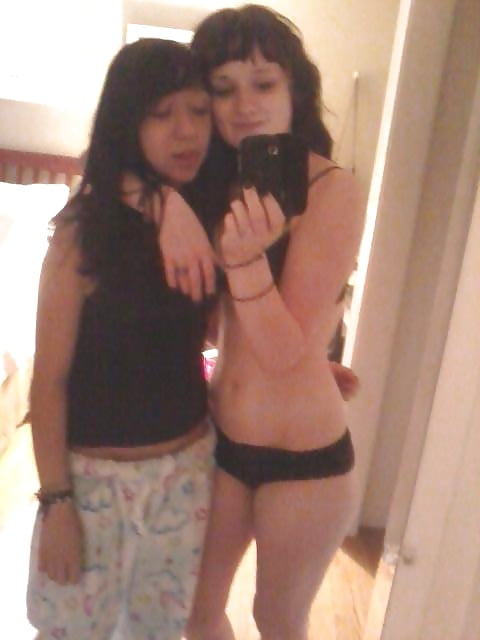Free Lesbian teens posing photos