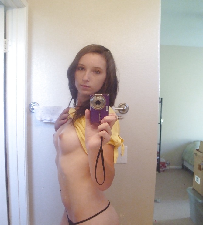 Free Slutty Teen Selfies 5 photos