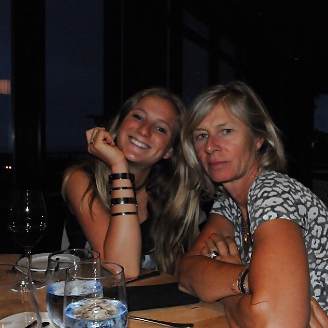 Free Chloe & Her Friends photos