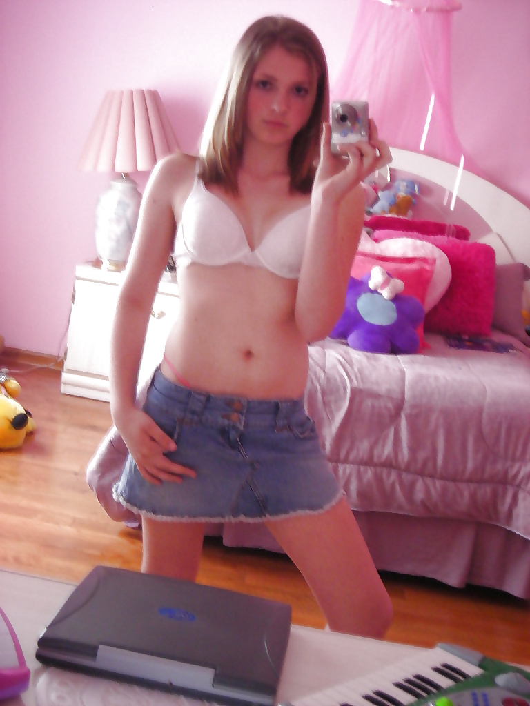 Free Silly Skinny Small Tits Selfshot Sylvia photos