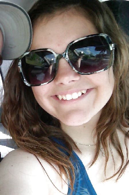 Free Stupid slut Bailey photos