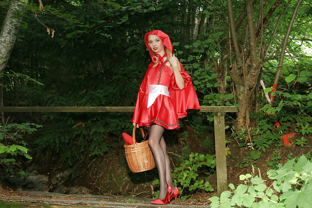 Free Little Red Riding Hood photos