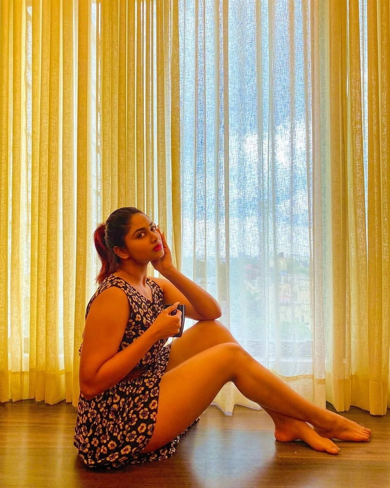 Tamil Tv Serial Actress Shivani Narayanan New Photoshoot