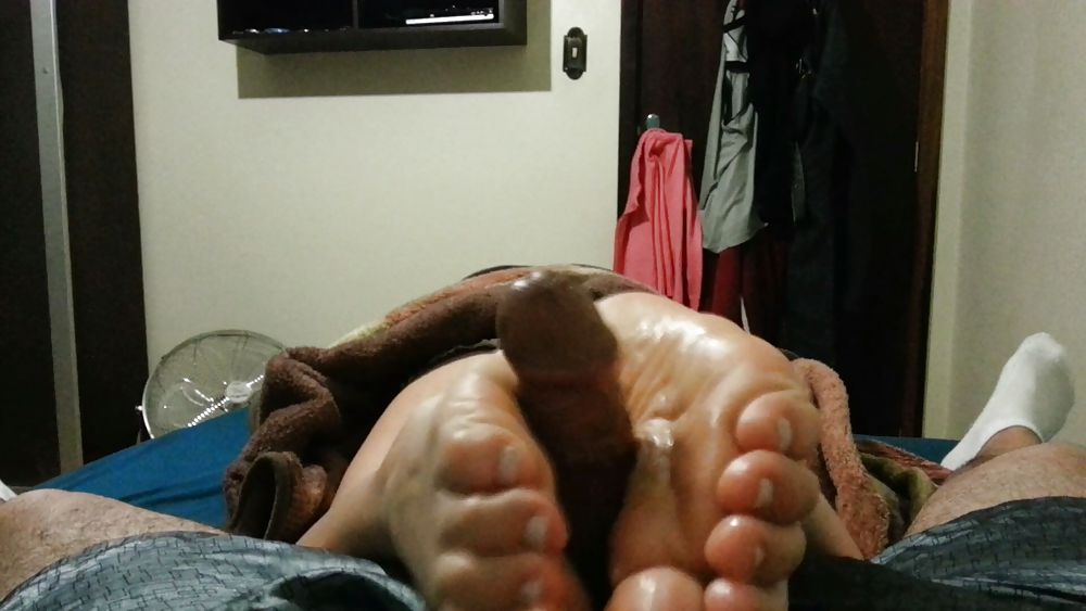 Free Her nails and soles photos