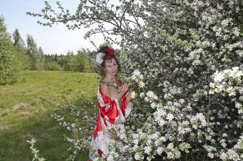 White Flowers Red Dress - 27 Pics 