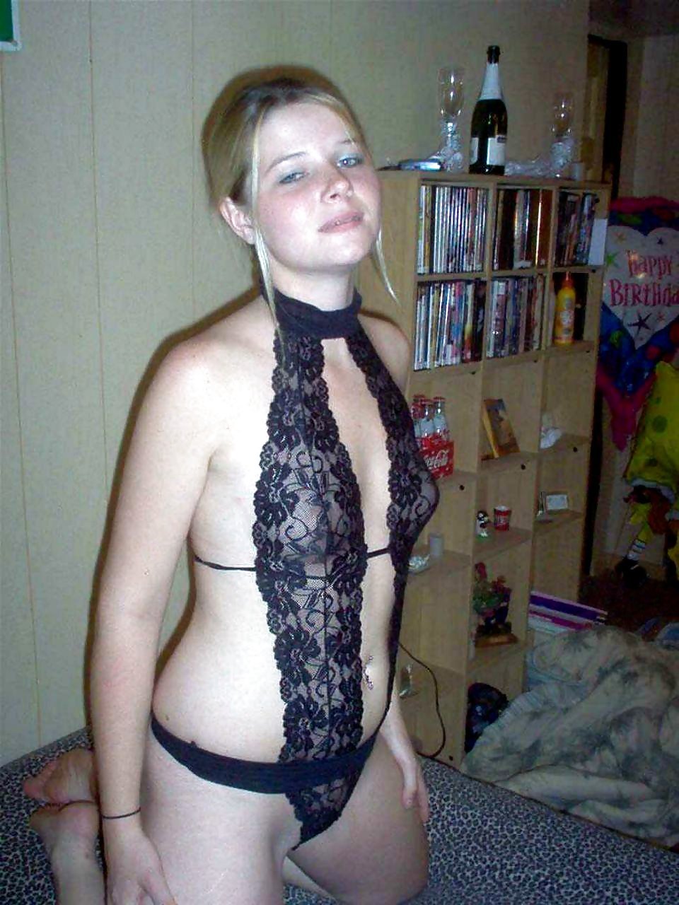 Free Sweat Hellene in black body photos