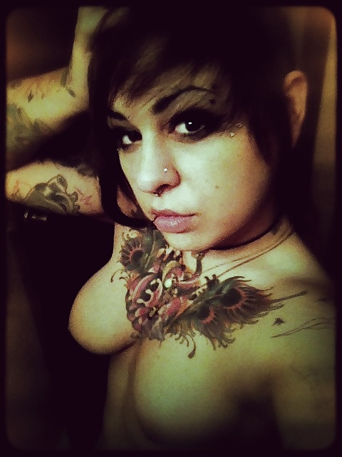 Free Emo girls with nice tattoos photos