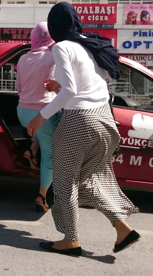 Free Turkish Hijab Candid Butt photos