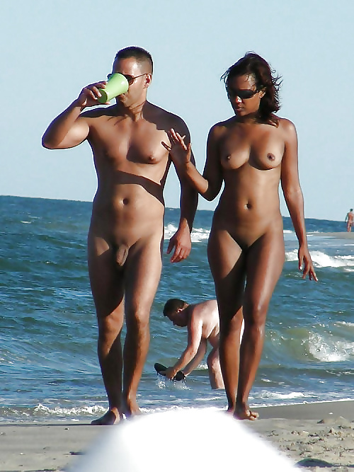 Free Naked Beach Girls and Guys 6 photos