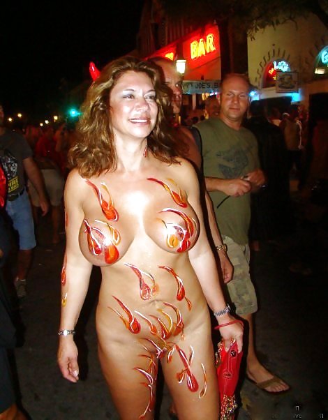 Free BODY PAINT GIRLS photos