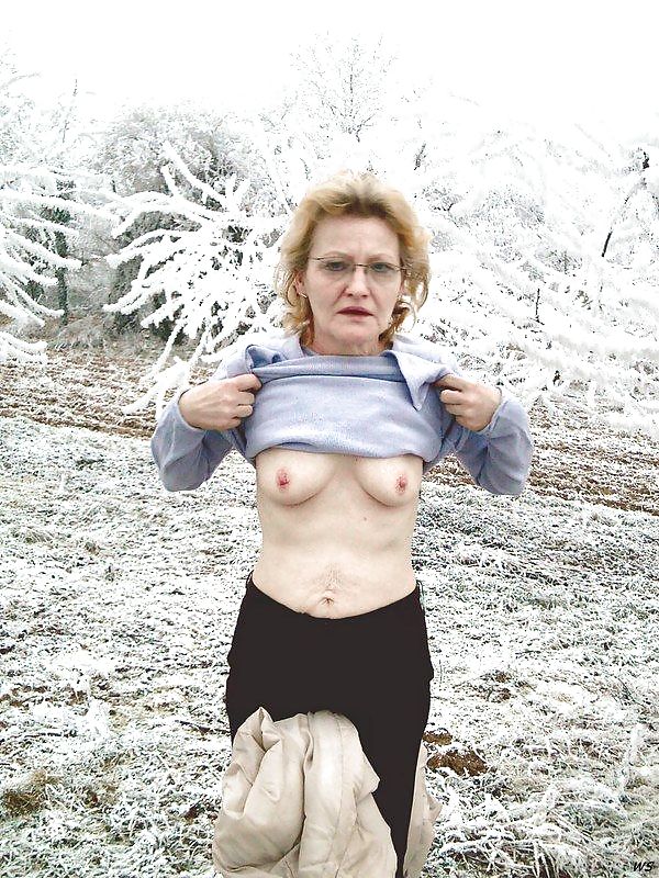 Free Granny naked outdoor 1. photos