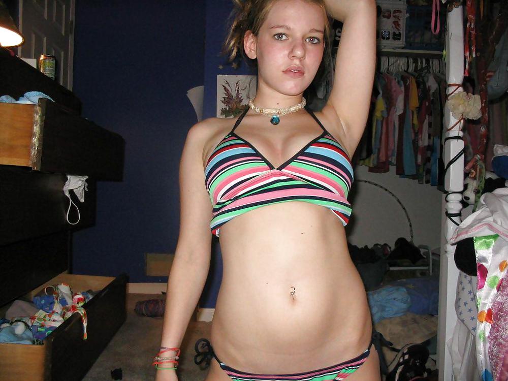 Free Hot teen posing photos