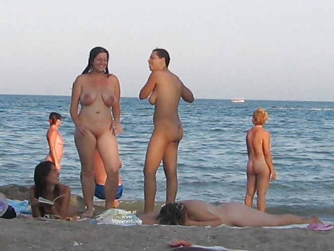 Free Naked beach 19. photos