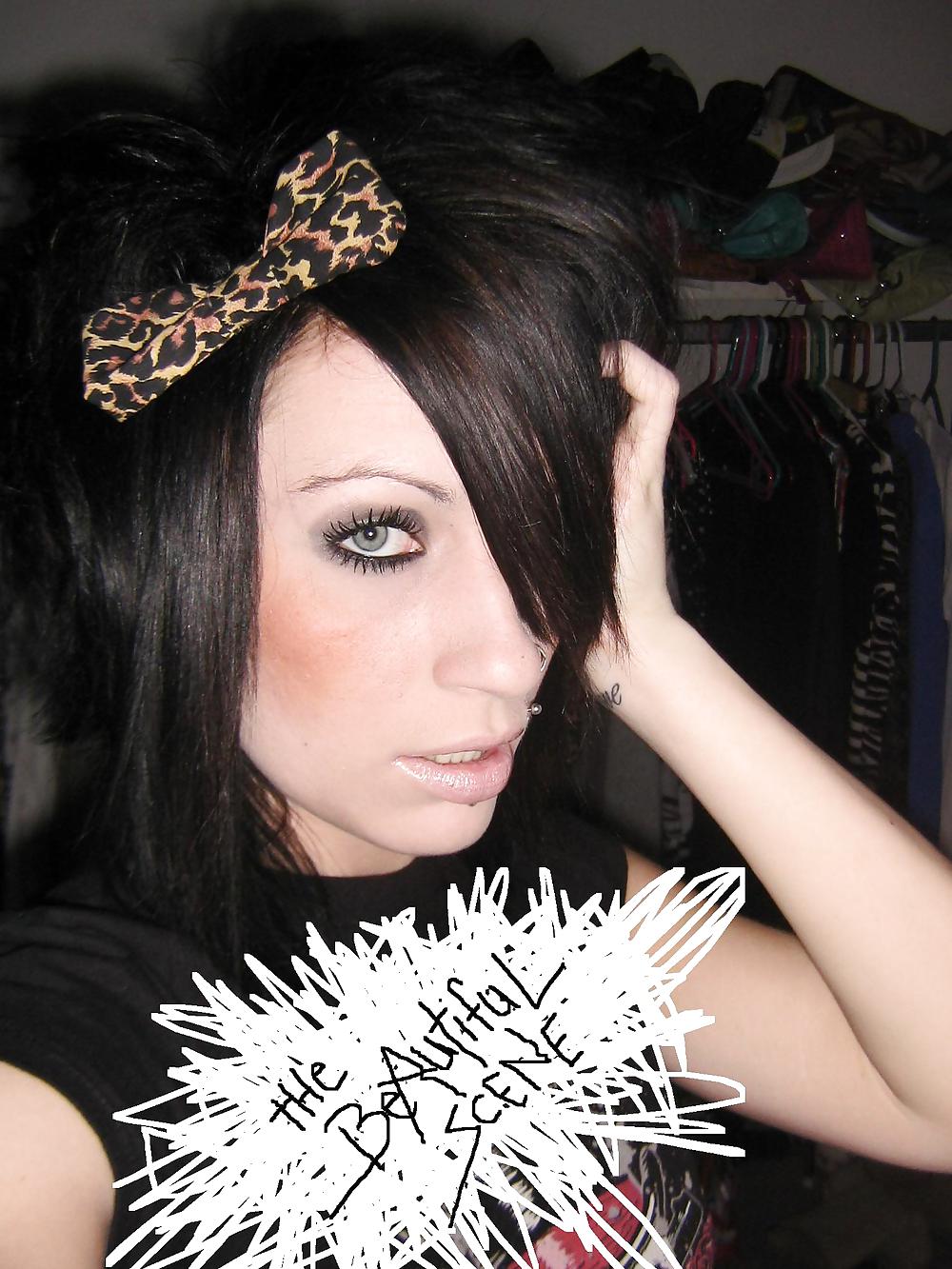 Free Pretty Amateur Brunette 37 photos