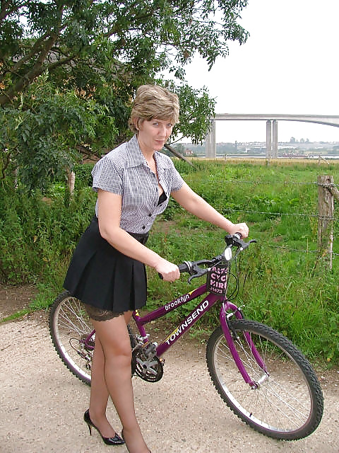 Free UK Sara, bike ride photos
