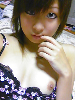 Free Young japanese girls who love to show 3 photos