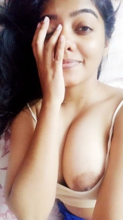 prettiest desi indian whore exposes boobs         