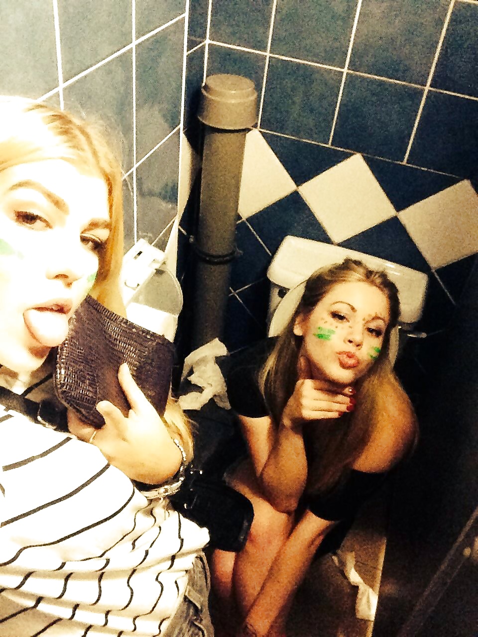 Free UK Girls on the Toilet - vol 2 photos