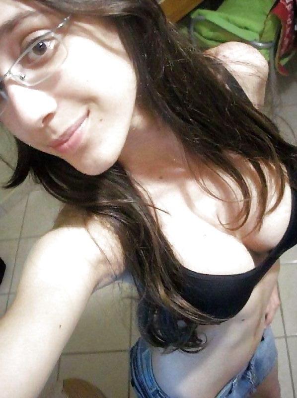 Free Big Tit Nerdy Teen photos