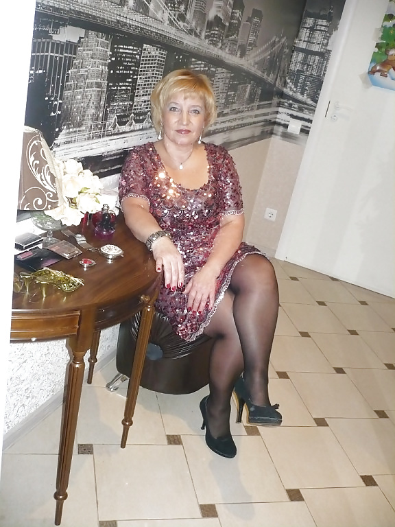 Free Irina, 58 yo! Russian mature with sexy legs! Amateur! photos