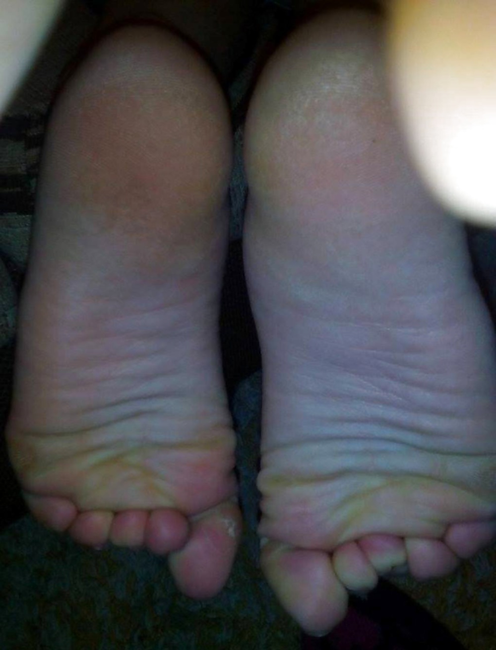 Free Female friend's feet photos