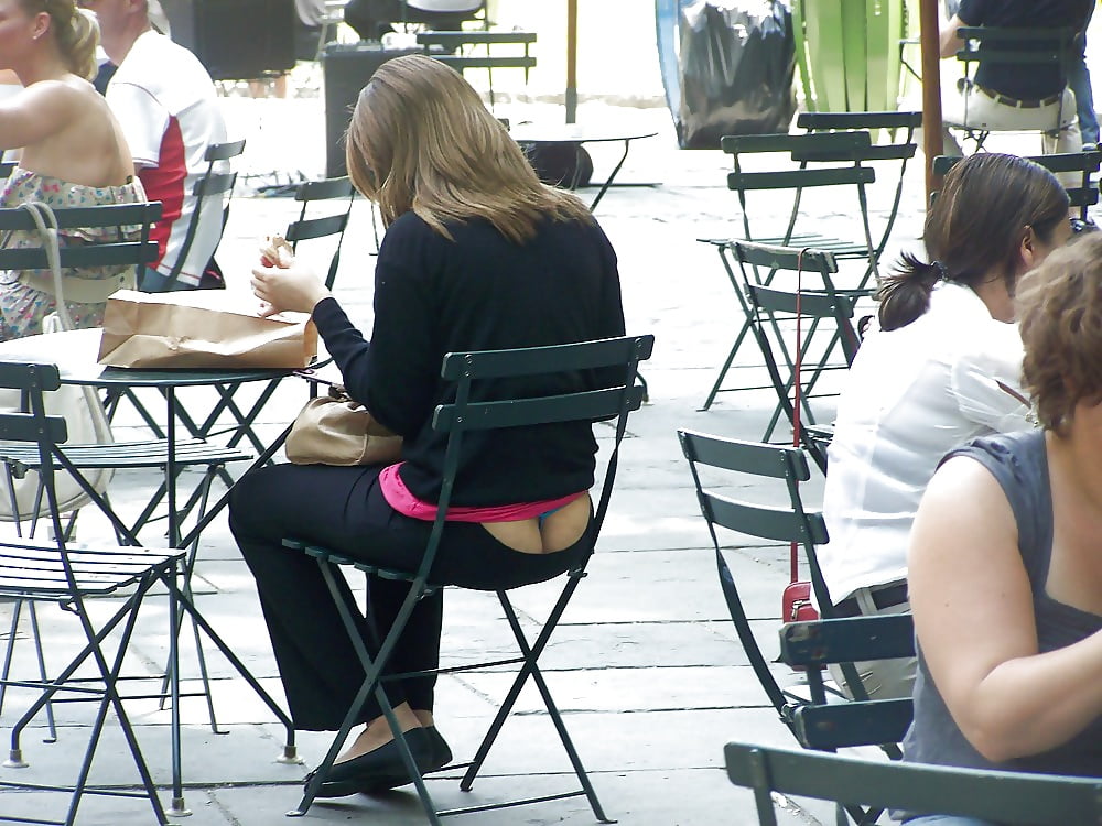 Free Candid young slut : thong V photos