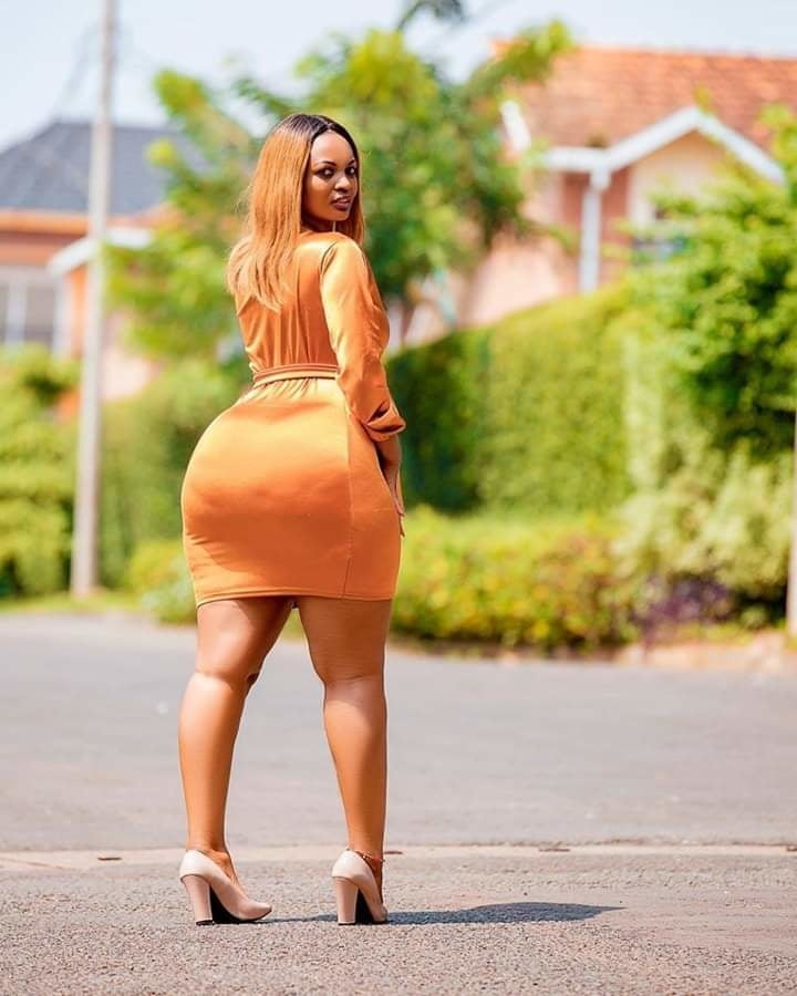 Большие бедра студенток. Aggy Nkurunziza. Aggy Nkurunziza Baikoko. Socialite Nkurunziza Aggy from Rwanda. Rwanda curvy.