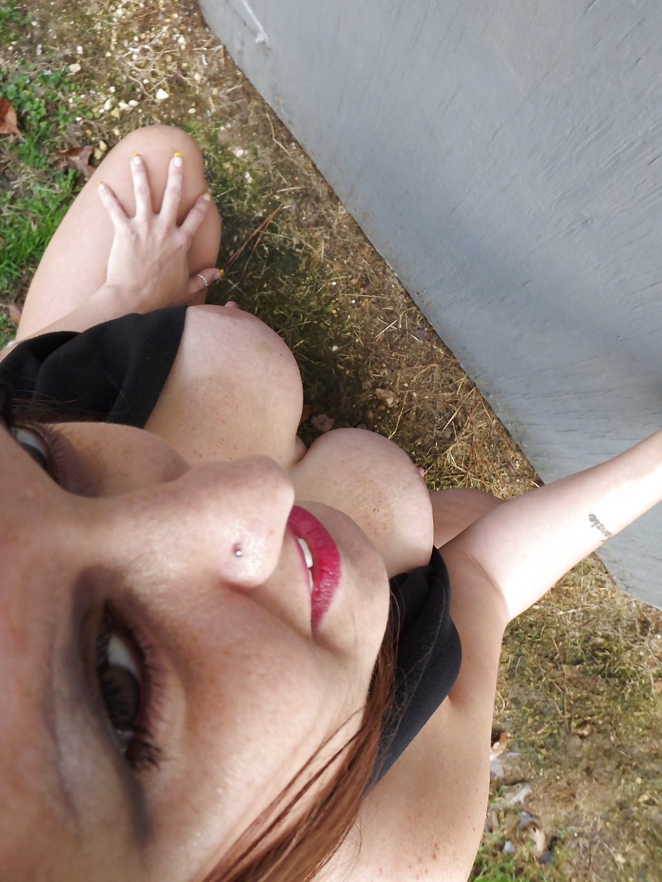 Free Big Titty Babe Outdoors photos