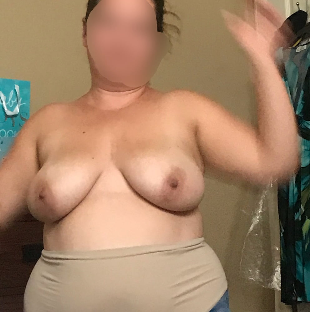 Wife's big tits - 18 Photos 