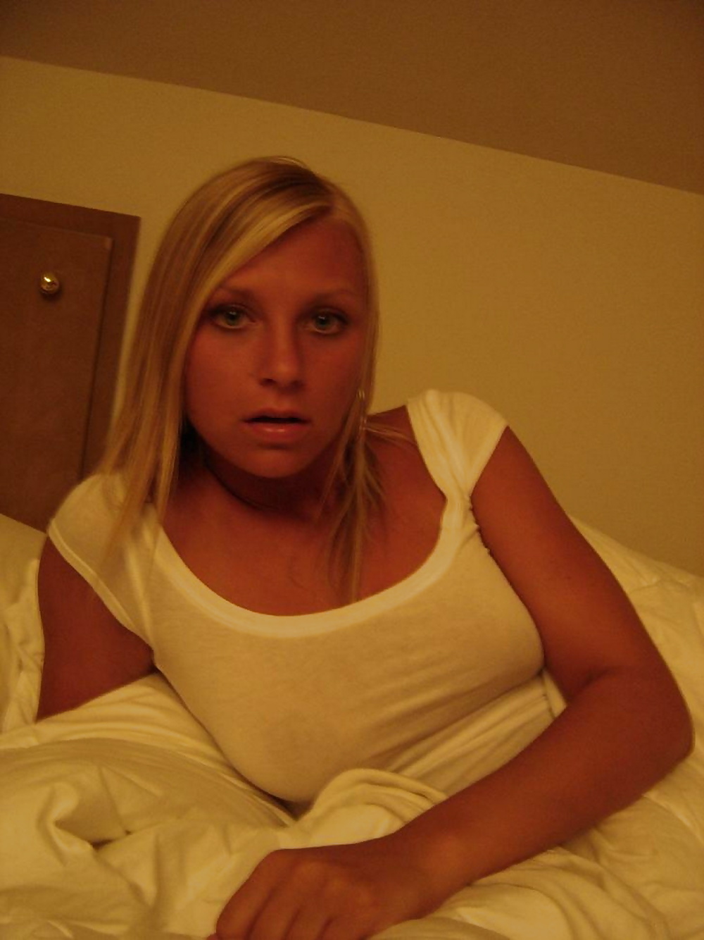 Free Pretty Blonde Amateur Teeny from Germany photos