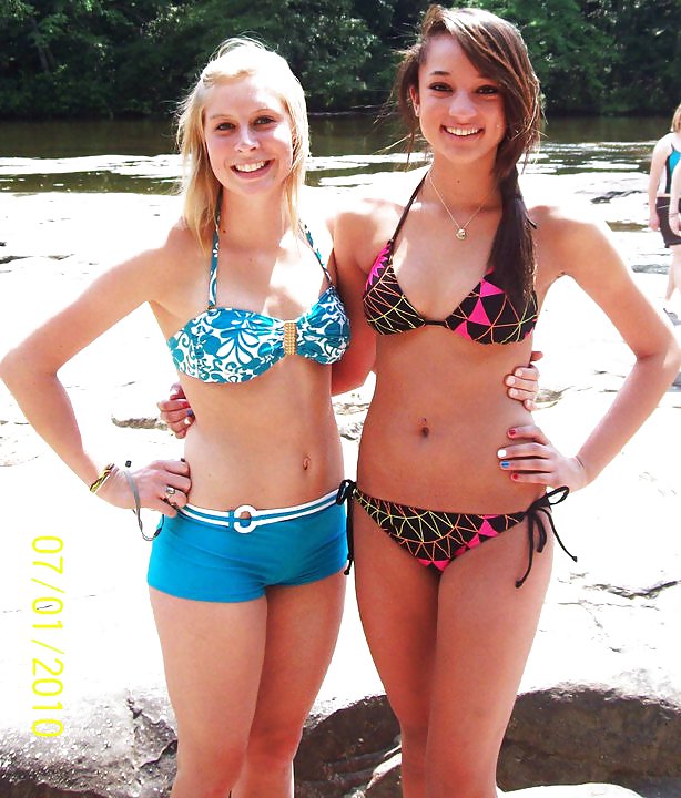 Free Sexy in Bikinis photos