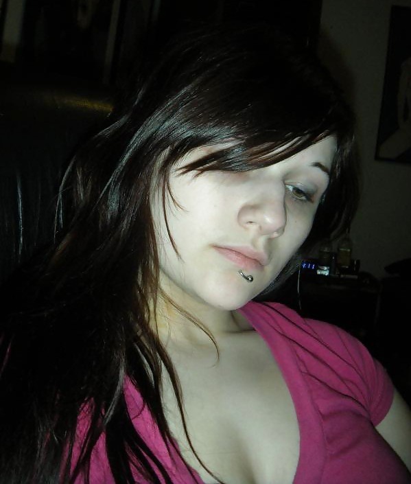 Free HUGE BOOB EMO TEEN photos