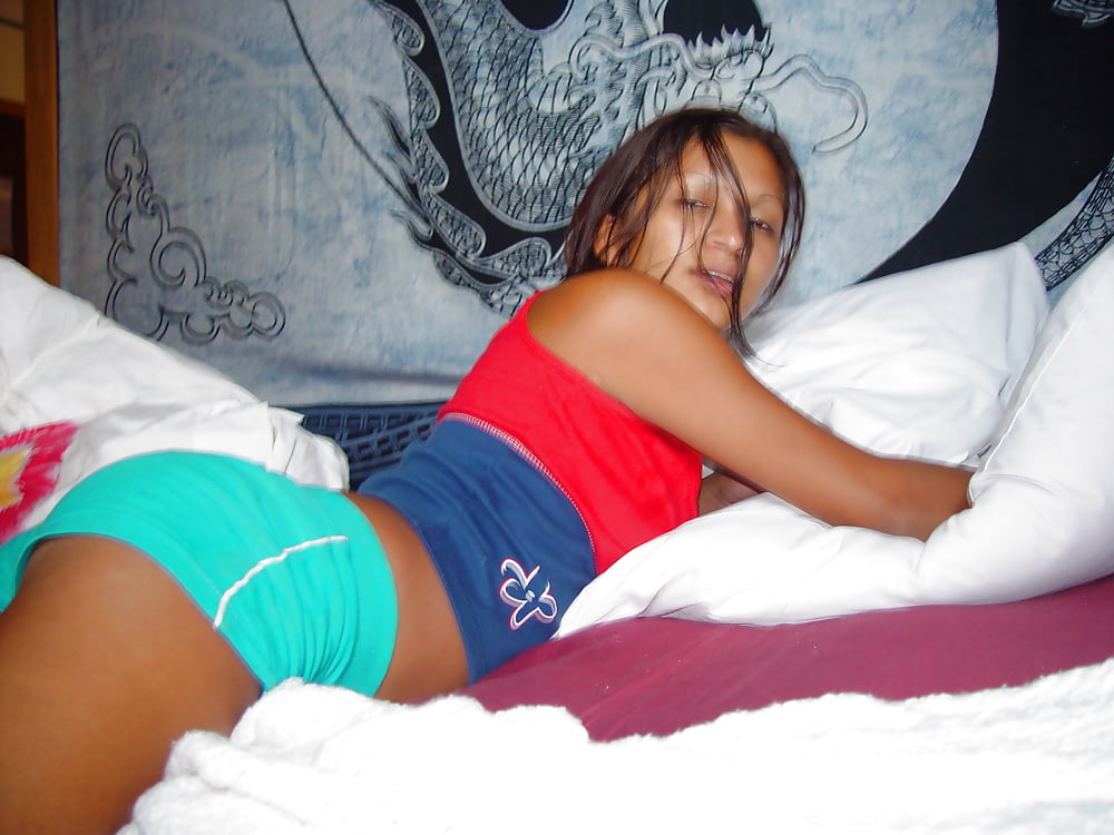 Free Ebony Vacation Slut photos