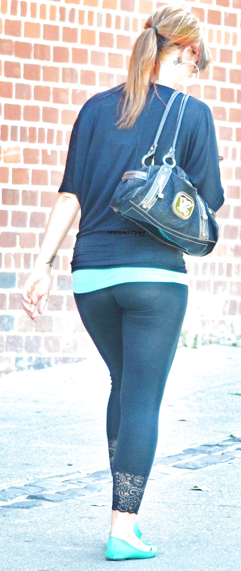 Hot Asses In Tight Leggings Sexy Candids 25 Pics Xhamster
