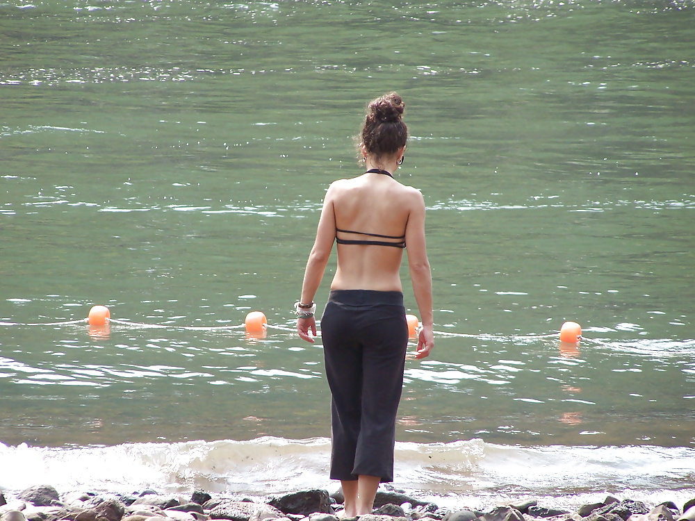 Free beach voyeur photos