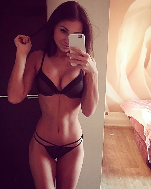 Free World's hottest selfies 2 photos