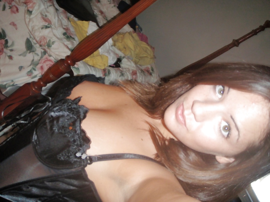 Free selfshot brunette photos