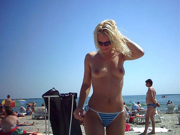 Free nice beach, bikini and pool girls 12 photos