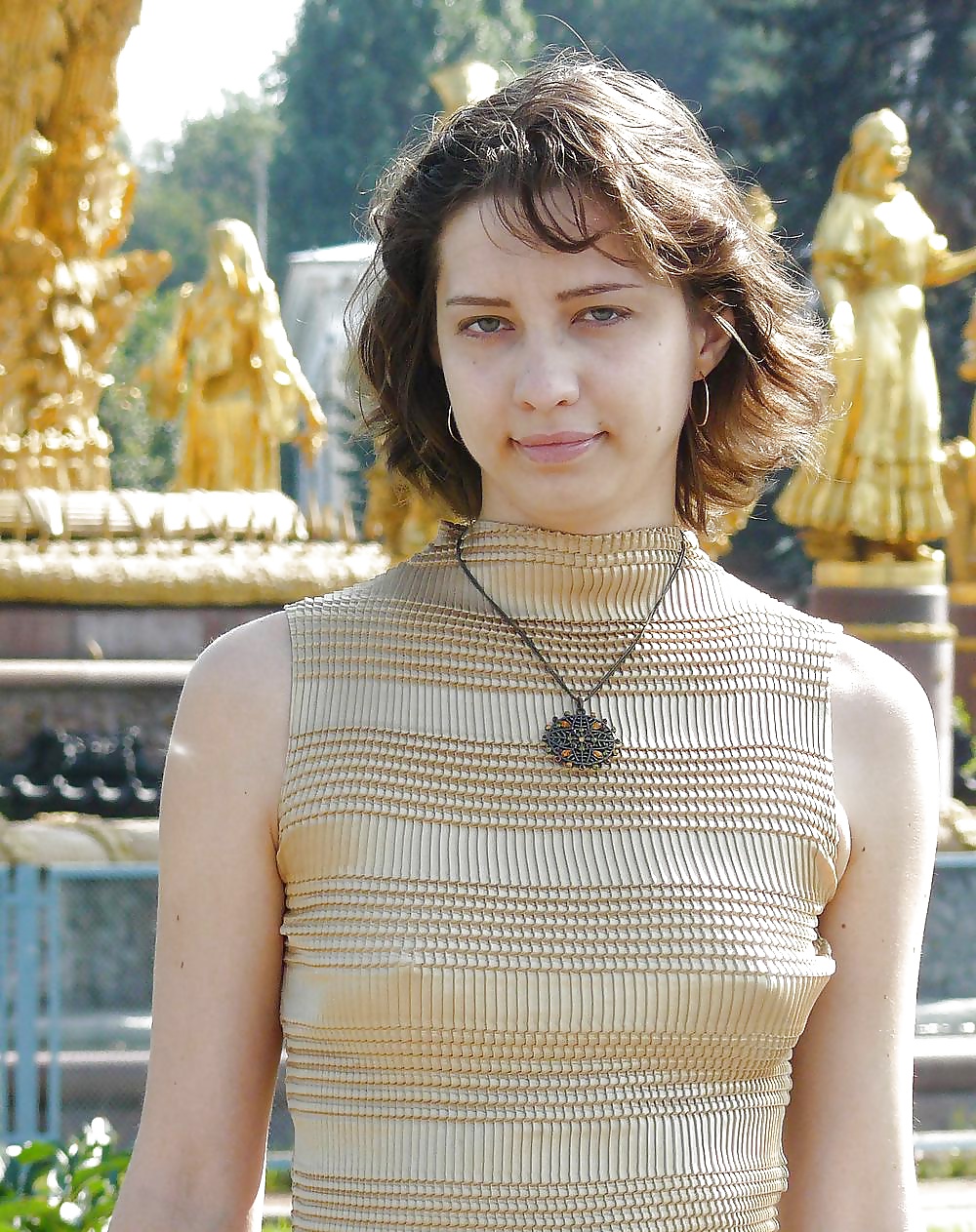 Free Braless , see through ,  no Bra , nippel photos