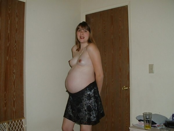 Free Young and pregnant naked photos