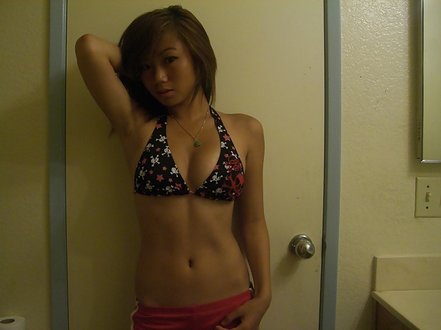 Free Pretty Amateur Asian photos