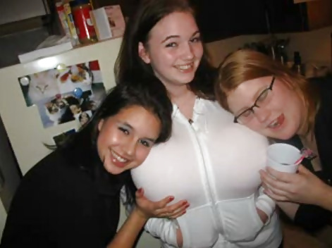 Free Hot (Big) Busty Teen Amateurs photos